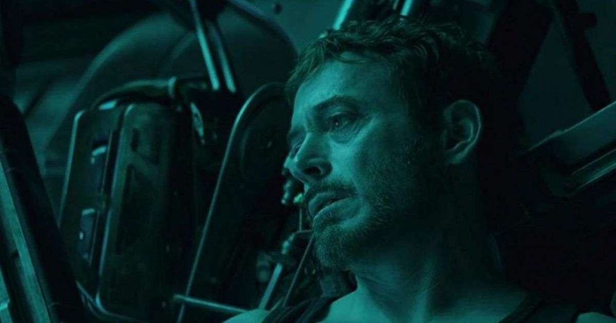 VENGADORES: ENDGAME.

¿De qué va? El universo está destrozado tras las acciones de Thanos, el Titán Loco. Es el momento de que los Vengadores den el do de pecho, se reúnan y restauren, sea como sea, el orden en el universo. Para ir a la b