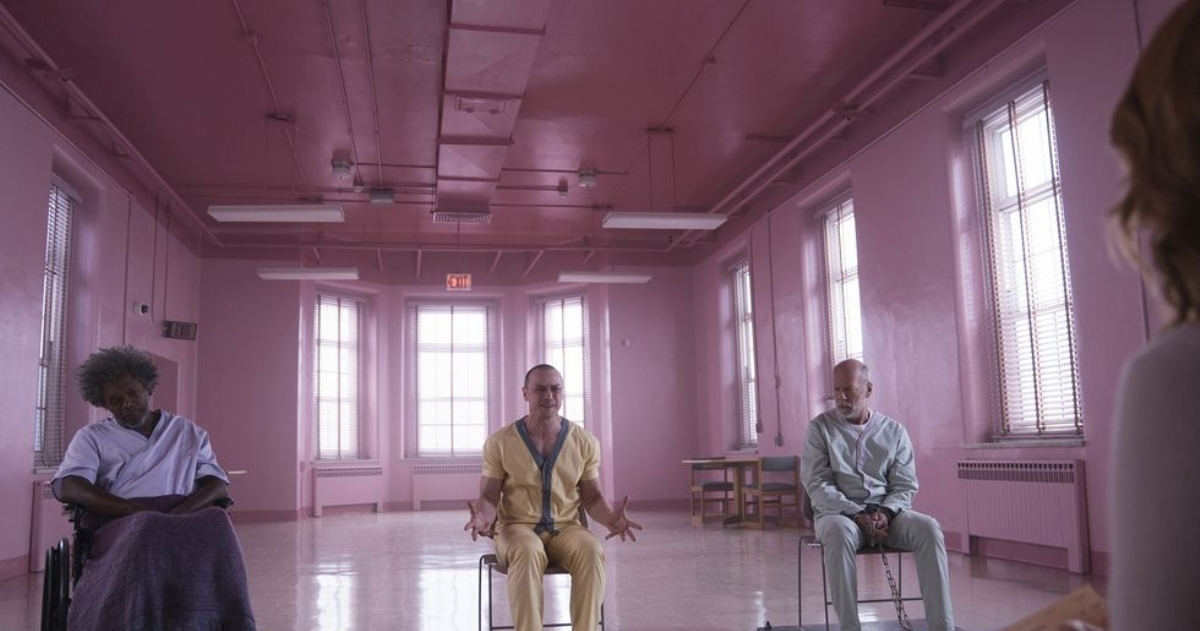 GLASS.

¿De qué va? Tras 