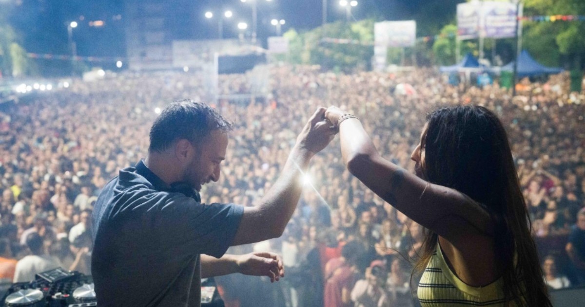 El intendente celebró la participación de miles de vecinos y remarcó el valor solidario del evento, donde se recolectaron útiles escolares para niños del distrito.