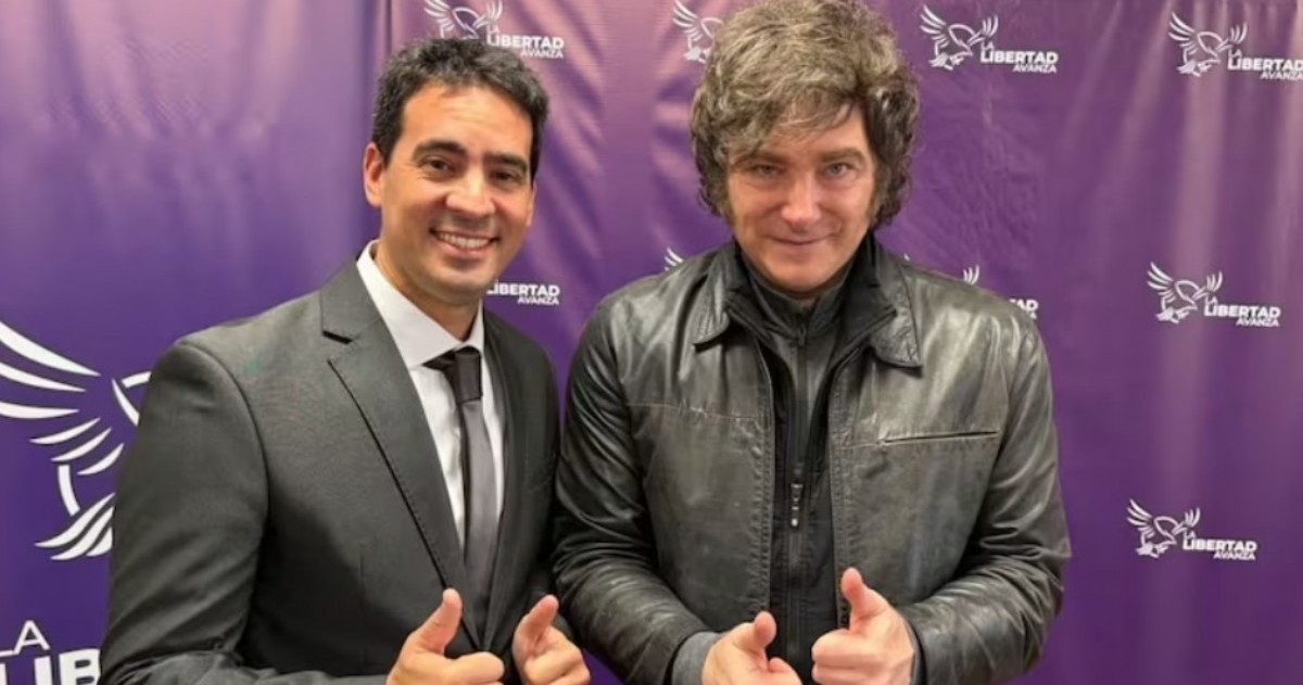 El vocero presidencial Adrián Ravier afirmó que parte de la morosidad responde a un "proceso de aprendizaje" en el uso del crédito, mientras crecieron las críticas a sus declaraciones.