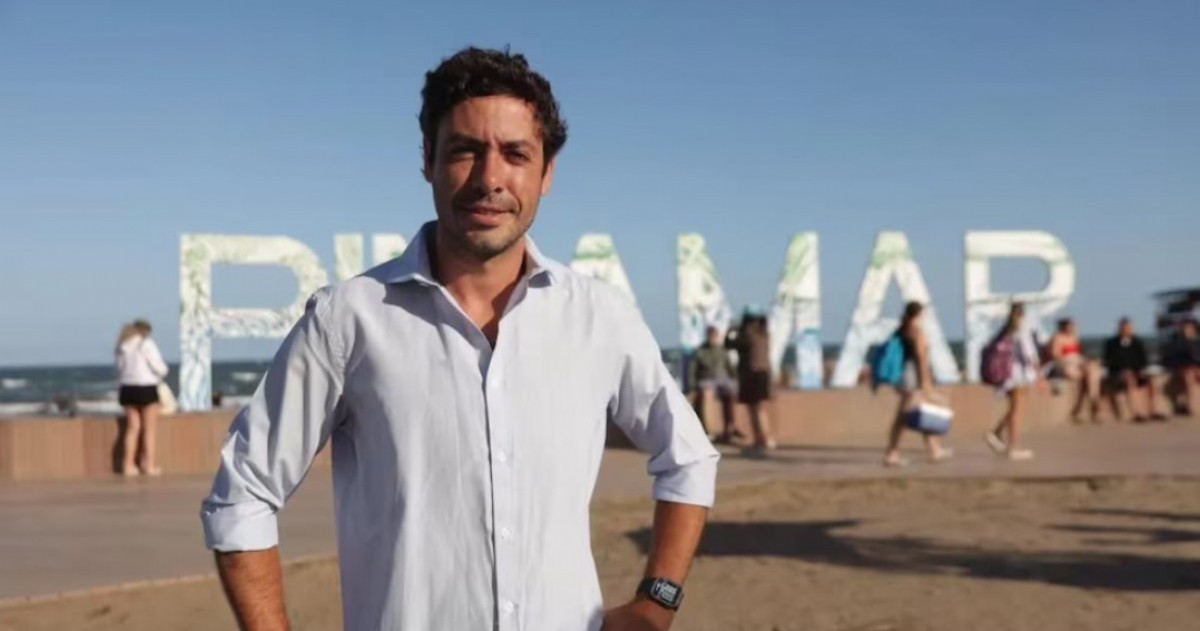 El intendente Ibarguren la desvinculó por decreto: Norma Beatriz Watson, con más de 30 años de antigüedad, quedó registrada guardando efectivo municipal en su cartera.