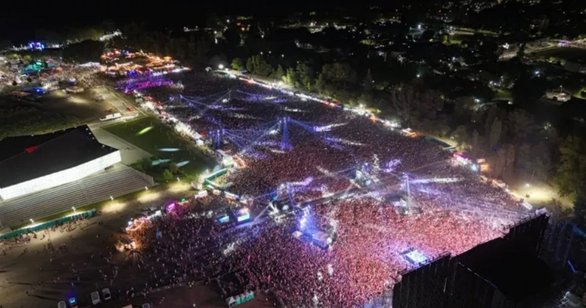 La municipalidad confirmó a Trueno, FMK, Luck Ra, La Bersuit, La Beriso, Migrantes y Luciano Pereyra. El resto de la grilla se revelará a fin de mes en Buenos Aires.