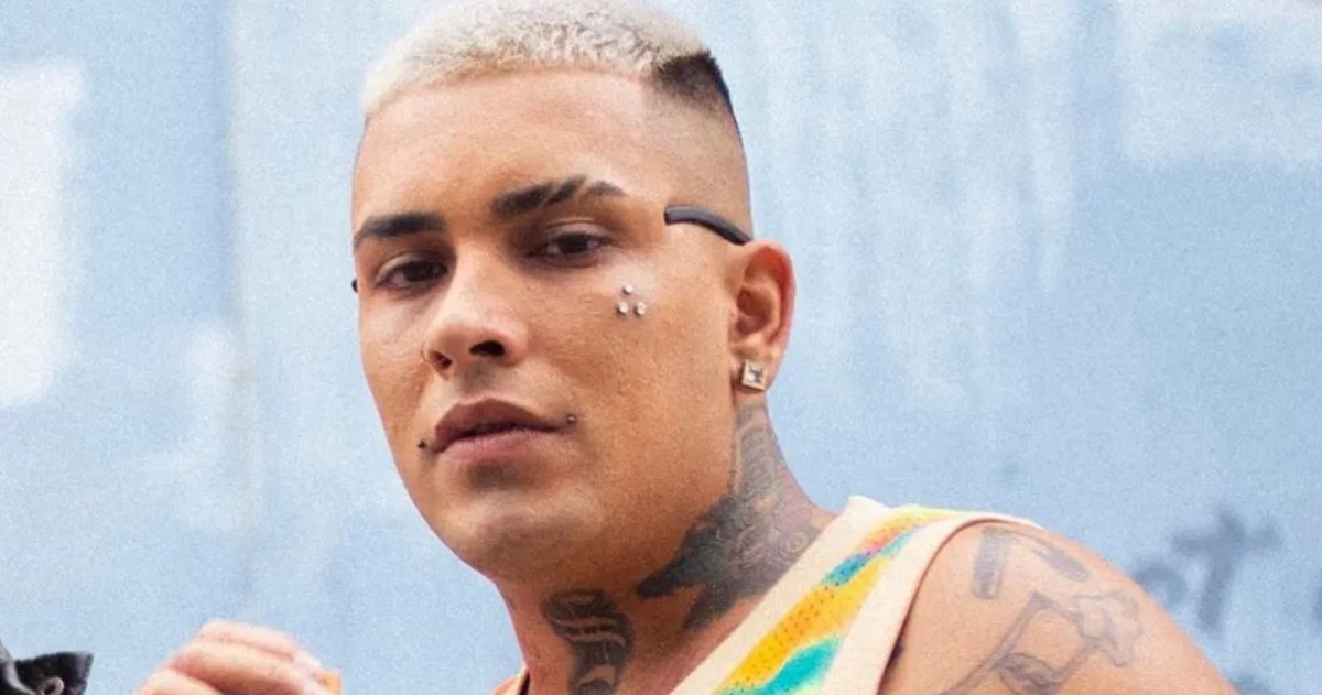 El artista reveló que el momento no fue espontáneo y que existía una crisis previa en la pareja.