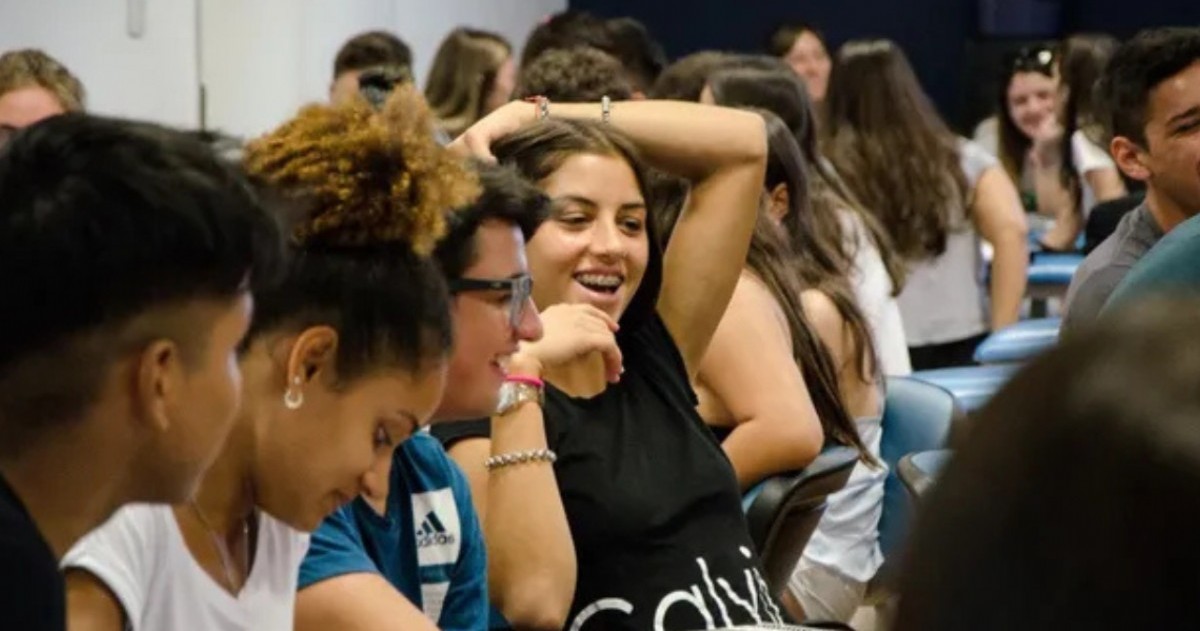 La Universidad del Gran Rosario amplía su oferta con opciones presenciales y a distancia, pensadas tanto para egresados del secundario como para personas que ya trabajan y buscan profesionalizarse.