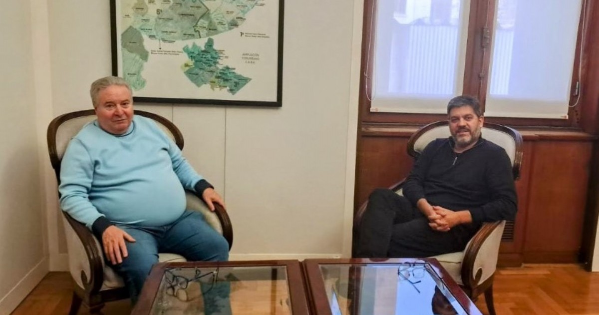 El intendente de Salto, Ricardo Alessandro, encabezó una jornada de trabajo en La Plata junto a funcionarios del Gobierno bonaerense para gestionar obras y fortalecer la articulación con la Provincia.