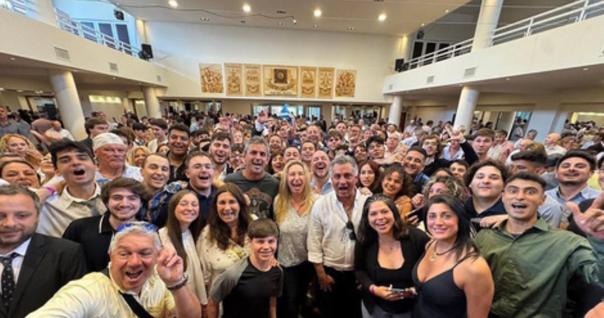 El escándalo por los vínculos narcos del entorno de Espert y las denuncias de coimas que involucran a Karina Milei y Spagnuolo paralizaron la militancia oficialista.