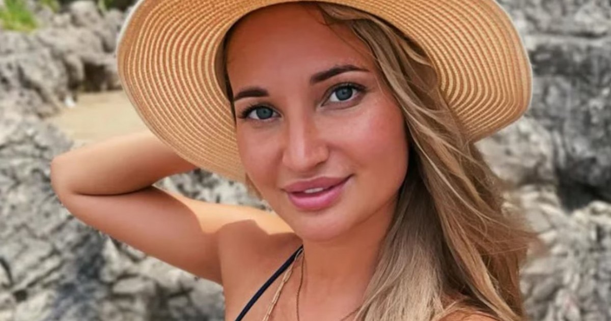 La creadora de contenido de 38 años falleció tras sufrir una descompensación luego de un procedimiento estético en una clínica privada de Moscú. La Justicia rusa investiga el caso y ya imputó al equipo médico por presunta negligencia.