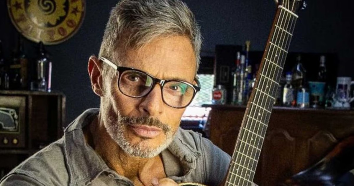Leo Travaglio presentará su nueva canción, “Fueguito Digital”, el jueves 22 de octubre en Café Berlín, ubicado en avenida San Martín 6656, en el barrio porteño de Villa Devoto.