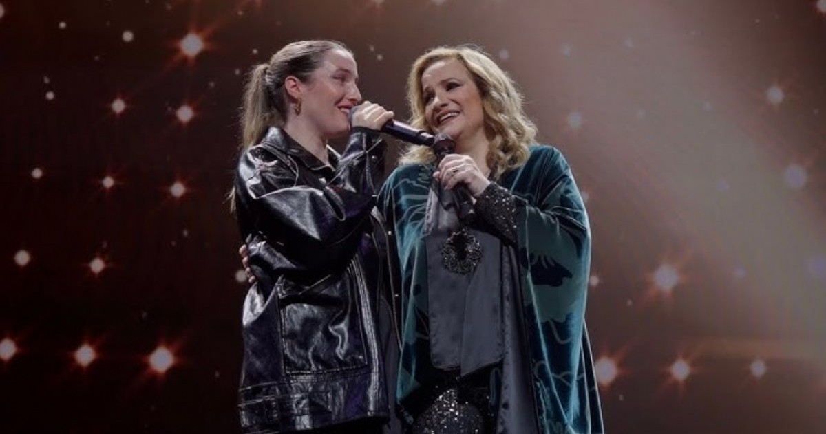 La cantante de Pimpinela compartió por primera vez un escenario en la televisión europea junto a Rocío Hazán, su hija, con una interpretación que dejó sin palabras al público.
