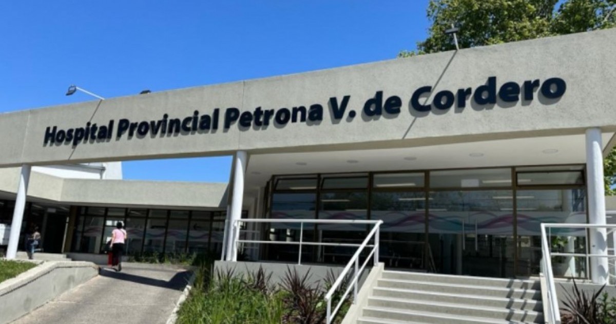 El equipo del Hospital Petrona V. de Cordero de San Fernando realizó una cirugía cerebral de alta complejidad con la paciente despierta.