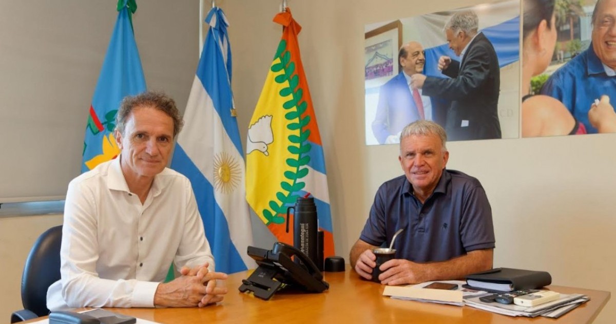 Con financiamiento de la Provincia, avanzan los trabajos de repavimentación entre las calles 5 y 11, una obra clave para mejorar la conectividad y la seguridad vial del barrio María Angélica.