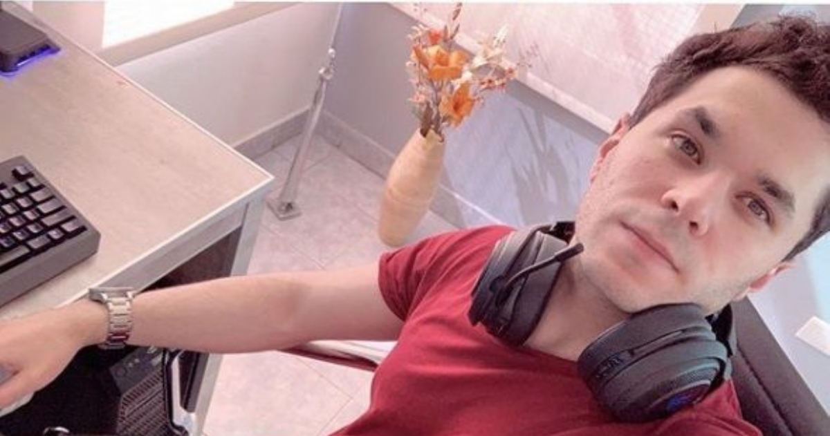 Mauricio Vesprini, 27 años, creador de la comunidad de memes Capture Bizarre.