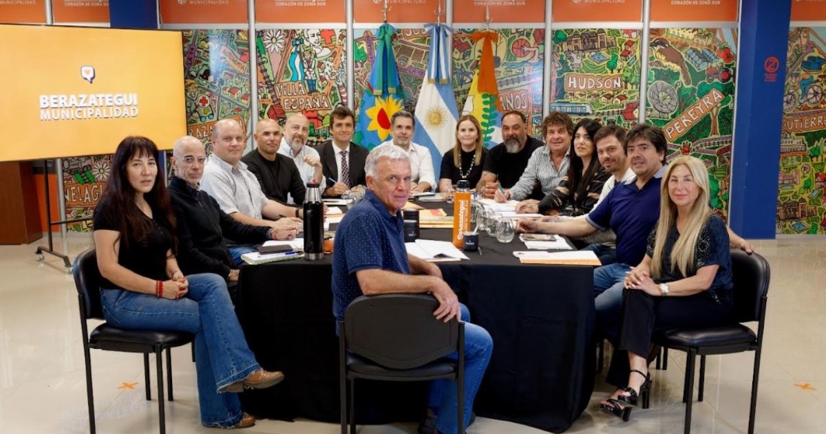 El intendente de Berazategui repasó obras y programas con el equipo que acompañó al histórico jefe comunal.