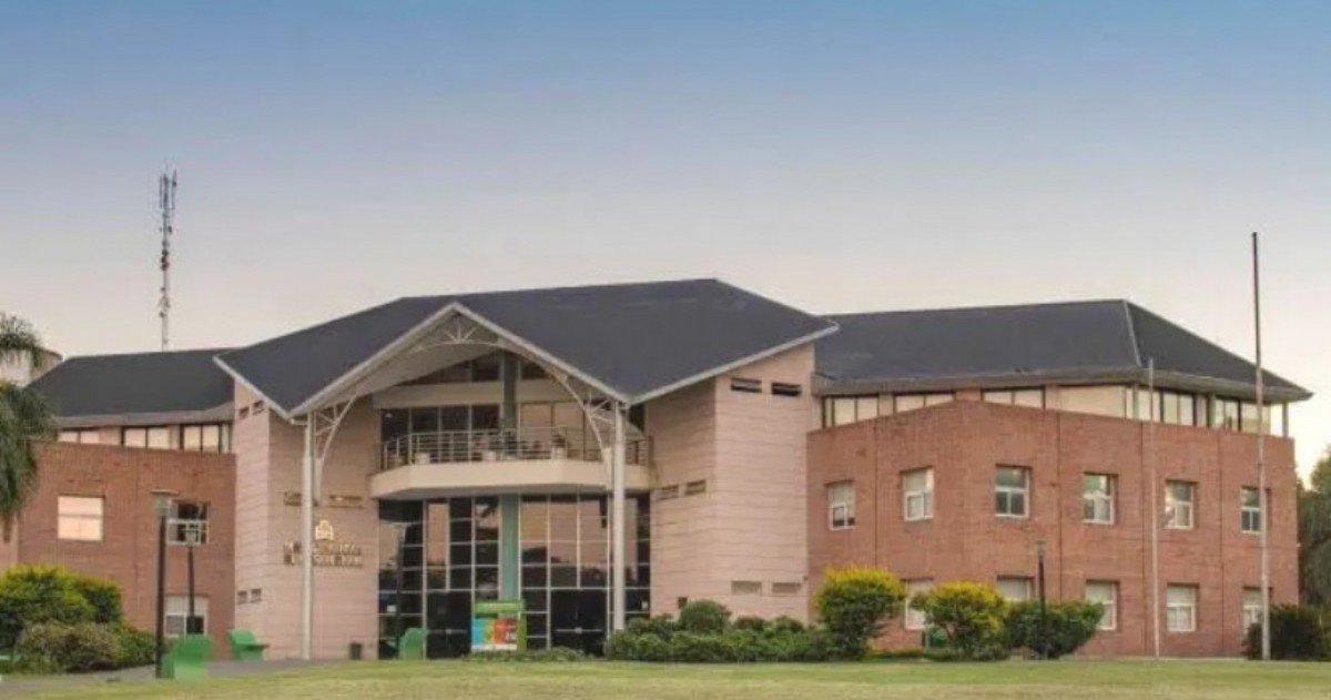 El Municipio de Hurlingham presentó una campaña que busca limitar el uso de pantallas en niños y adolescentes, con guías para familias, talleres en escuelas y propuestas recreativas sin tecnología.