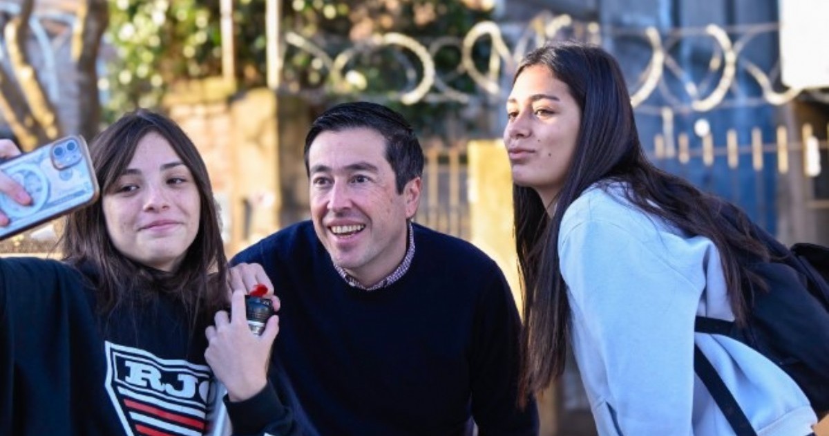 El intendente de Malvinas Argentinas, Leonardo Nardini, encabezó la inauguración de nuevas cuadras asfaltadas sobre la calle Cochabamba y destacó la utilización de recursos municipales para ejecutar la obra.