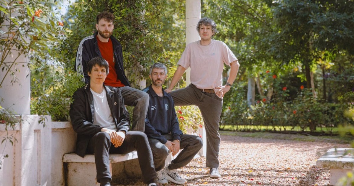 Los integrantes de Bestia Bebé, Tom Quintans, Polaco Ocorso, Chicho Guisolfi y Marki Canosa, iniciaron una nueva etapa musical con el lanzamiento de “Yendo Rápido a Ningún Lugar”.