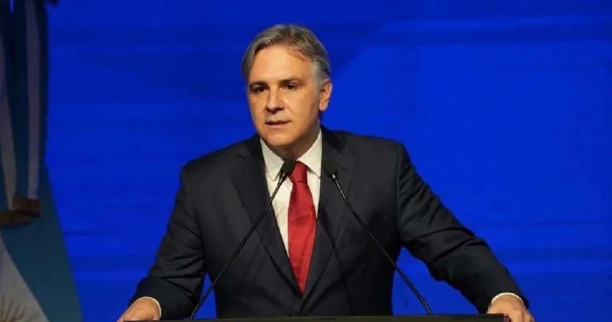 Mientras la gestión de Martín Llaryora publicó montos, medios y rubros de su inversión publicitaria, el gobierno de Claudio Poggi mantiene sin acceso público el destino de los fondos destinados a comunicación oficial.