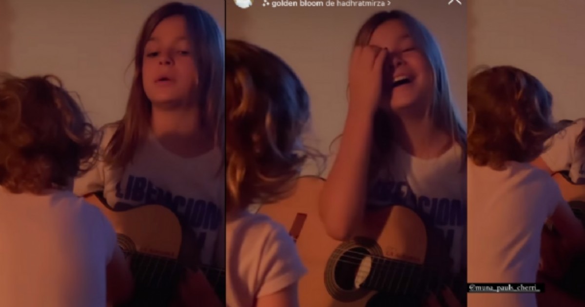 Muna, la hija de Agustina Cherri y Gastón Pauls, deleita en sus redes a sus seguidores cada vez que agarra la guitarra y canta.