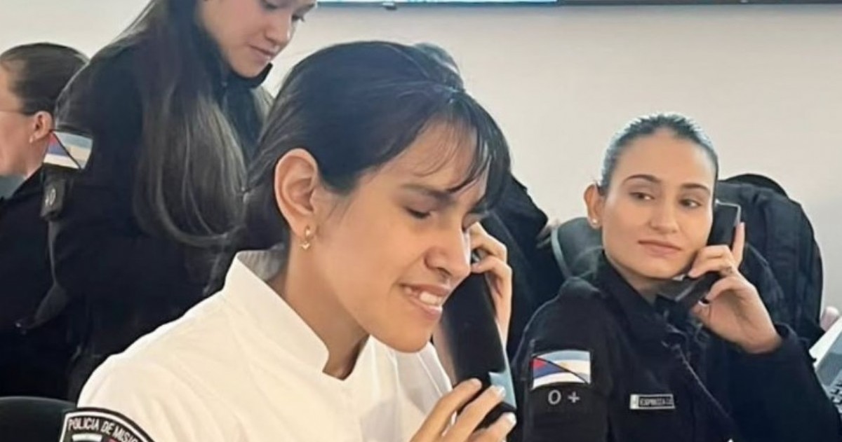 Aylén Gauna, de 25 años, se convirtió en la primera psicóloga ciega de Misiones y en la primera profesional no vidente en incorporarse a la Policía provincial.