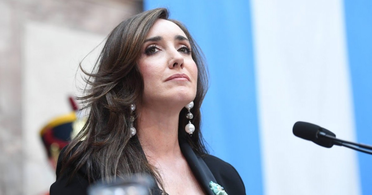 Victoria Villarruel utilizó una imagen con una taza que decía "Lágrimas de ingleses piratas" para responder a un usuario que se burló de Argentina y cuestionó la soberanía sobre las Islas Malvinas.