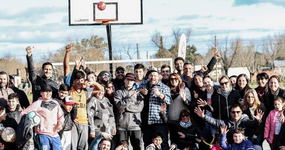 Los jóvenes carmeños disfrutando de la jornada del domingo. (FOTO Gentiliza de la Municipalidad de Carmen de Areco).