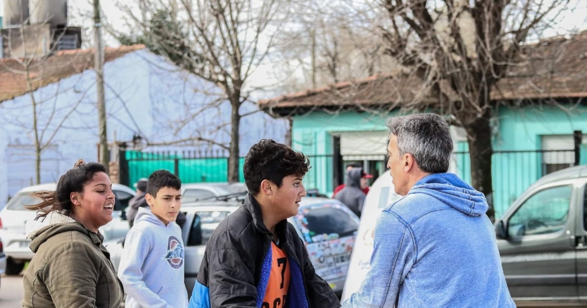 Los jóvenes carmeños disfrutando de la jornada del domingo. (FOTO Gentiliza de la Municipalidad de Carmen de Areco).