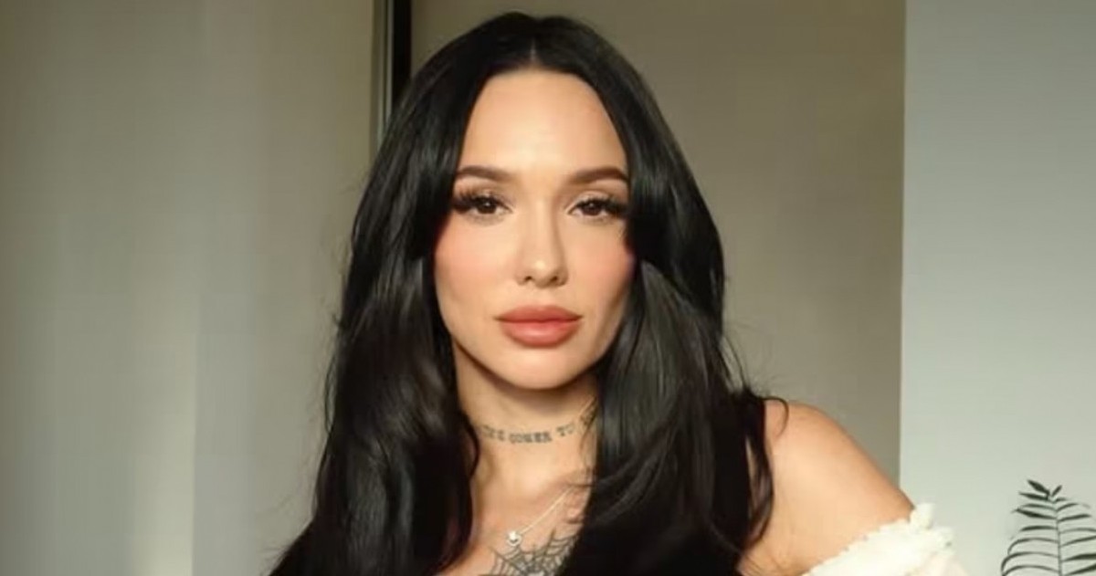 La cantante marplatense estrenó "Pisando el Lambo" y una línea que menciona al piloto argentino desató teorías, memes y especulaciones amorosas.