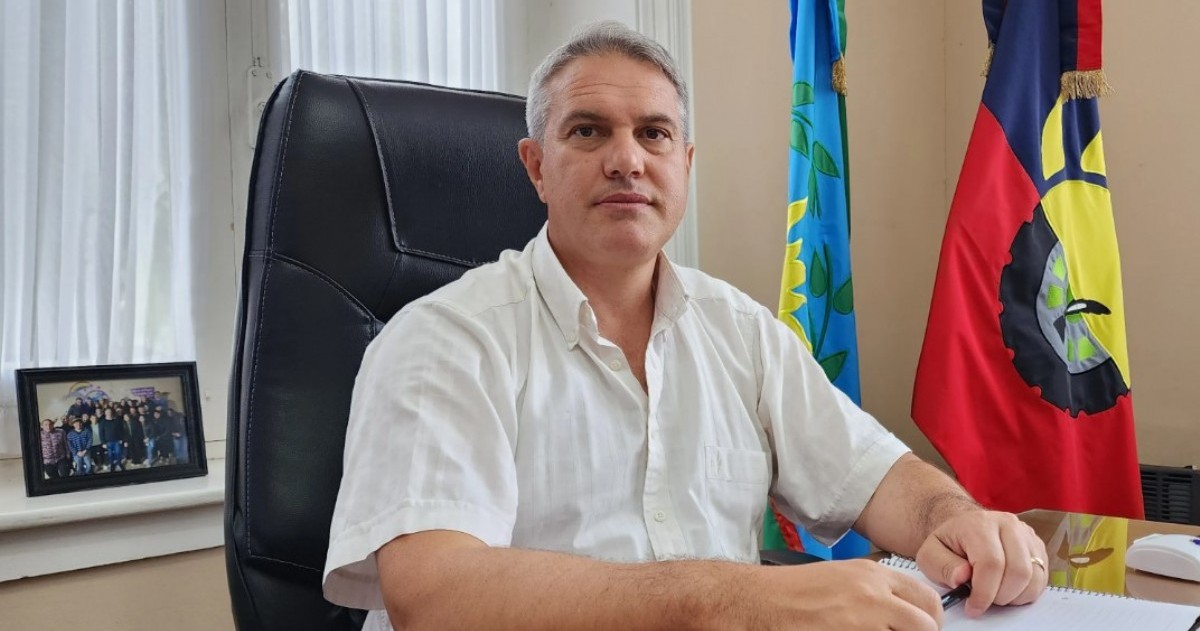 El jefe comunal advirtió por el impacto de la quita de fondos en seguridad y salud, y aseguró que las comunas deben sostener servicios con recursos propios.