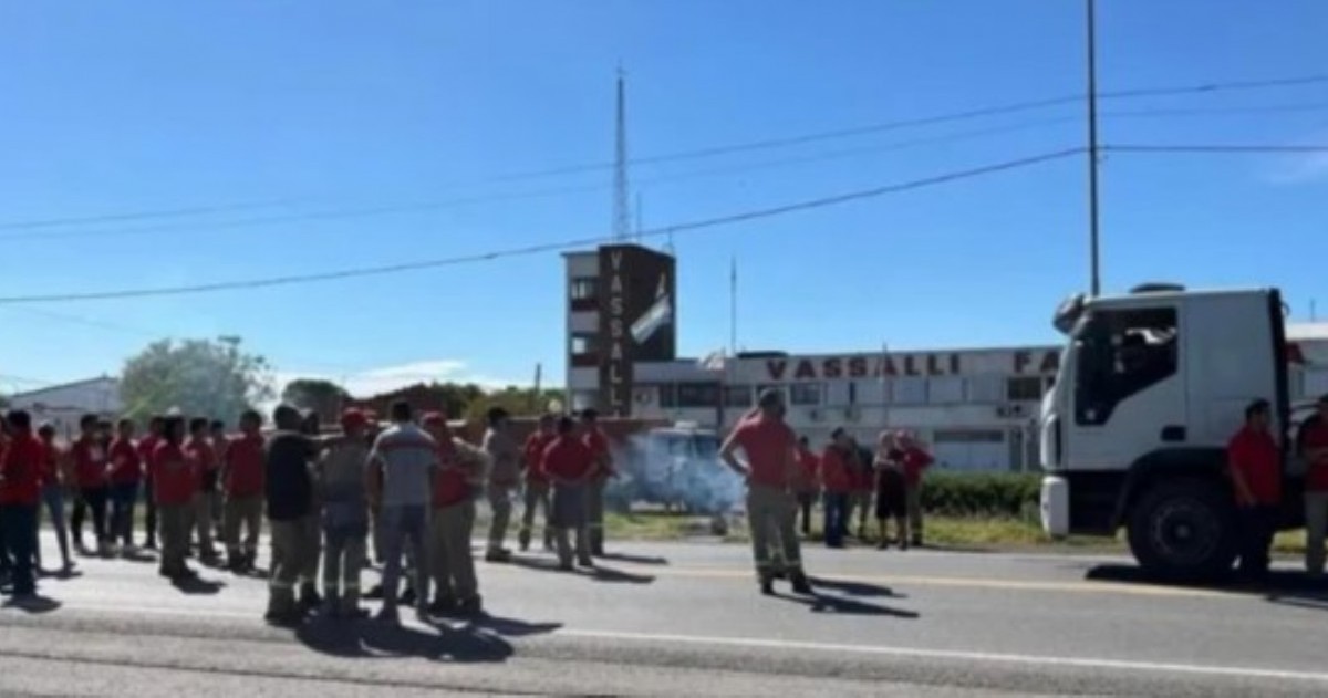 La provincia comenzó el año con un fuerte aumento de suspensiones laborales, concentradas en la industria metalúrgica, en un contexto de caída de ventas, baja producción y presión de las importaciones.