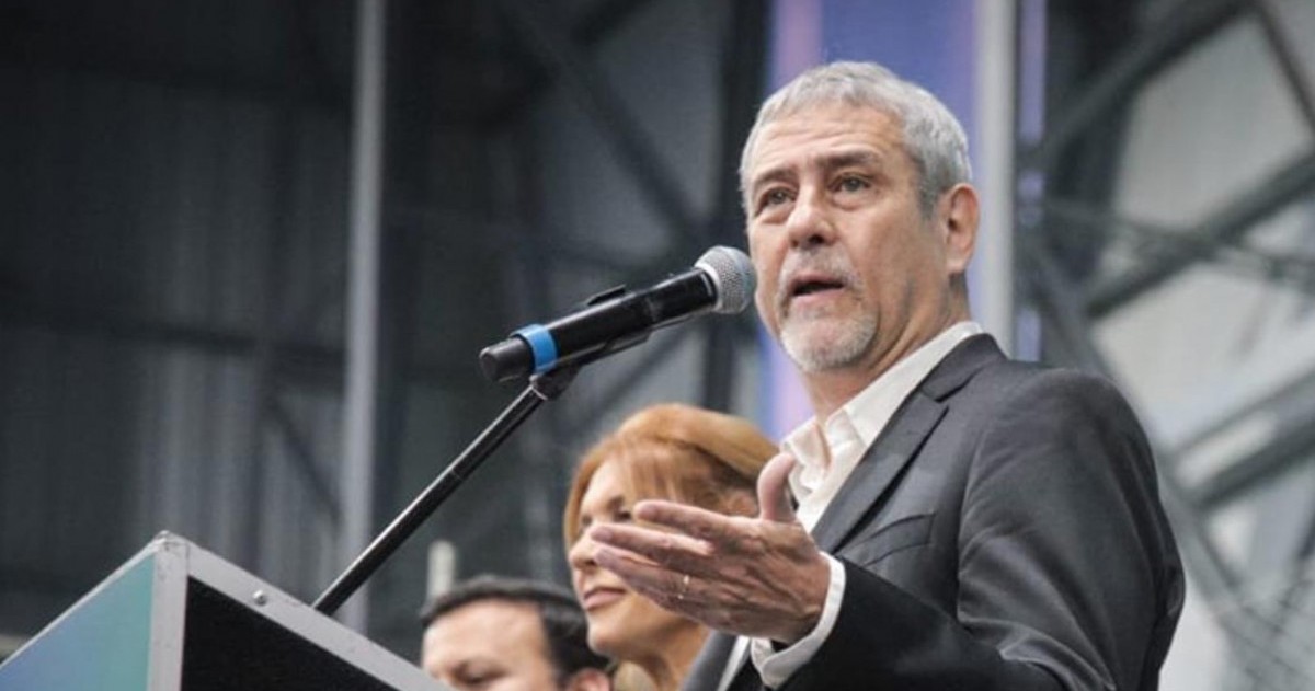 El ministro bonaerense lo planteó en un acto en Avellaneda y lo posicionó como posible sucesor de Axel Kicillof en 2027.
