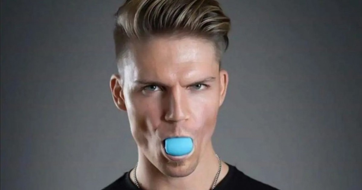 La propuesta se volvió viral tras la difusión de un video donde un cliente muestra una rutina para entrenar los músculos del rostro y desató burlas e ironías en redes sociales.