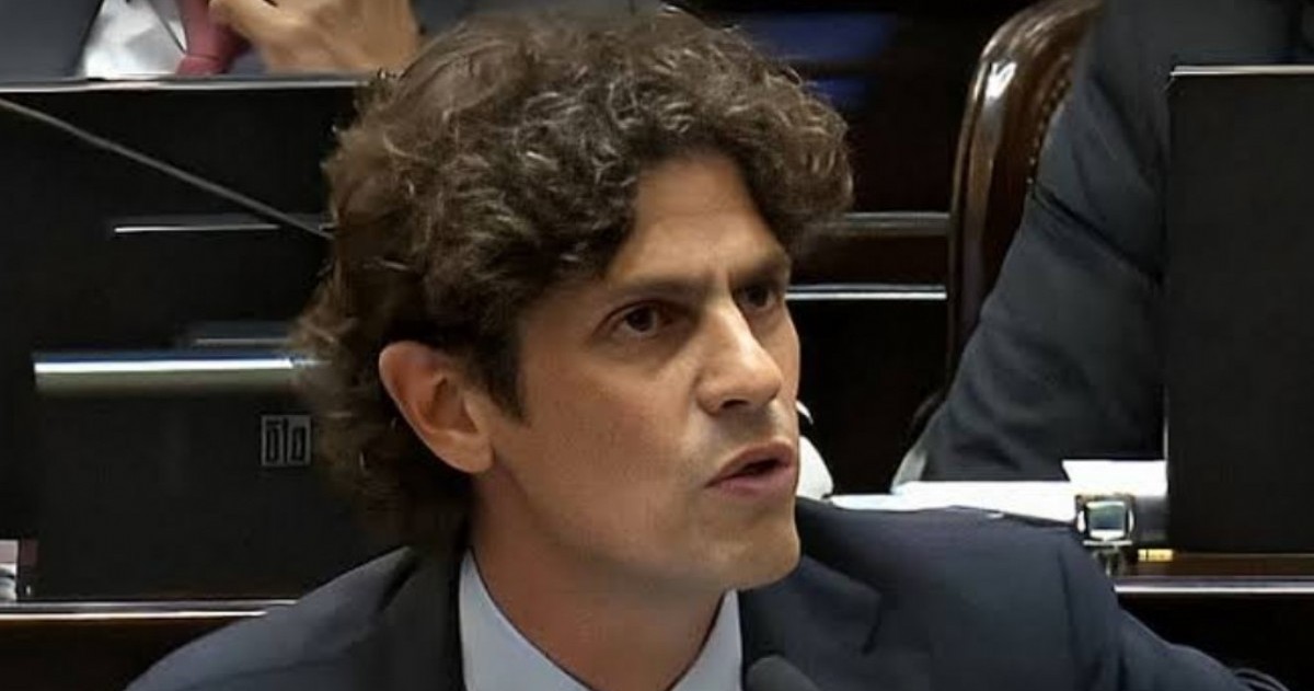 Martín Lousteau planteó la conformación de una alianza electoral amplia que reúna a distintos sectores de la oposición.