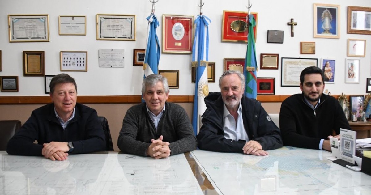 Guillermo Britos, Carlos Bevilacqua y Joaquín de la Torre encabezaron el encuentro junto a dirigentes vecinalistas e independientes de diferentes municipios bonaerenses.