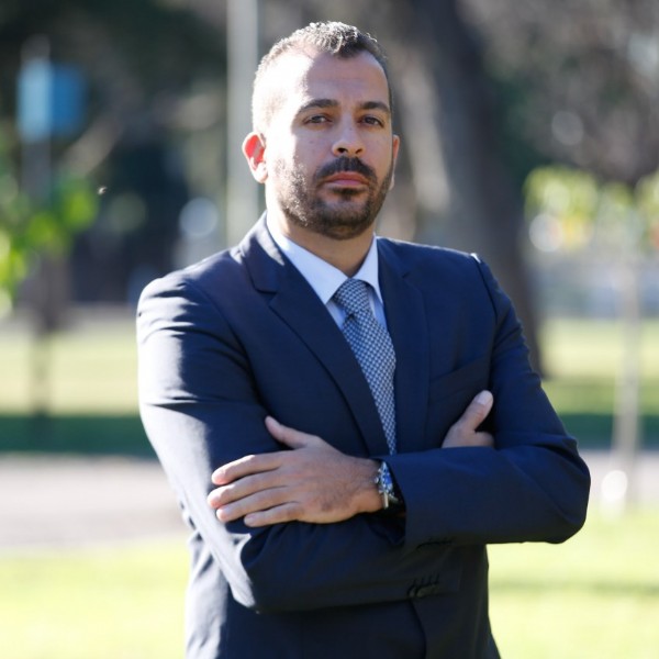 Rosario: Manolo Contini invitó a pelear a un usuario y lo citó a las 19 en Pellegrini y Moreno