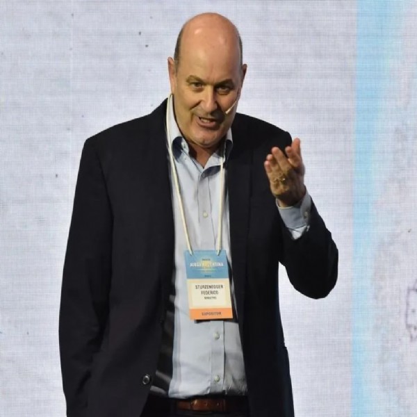 Sturzenegger declaró un salto patrimonial de casi 970 millones de pesos en un año