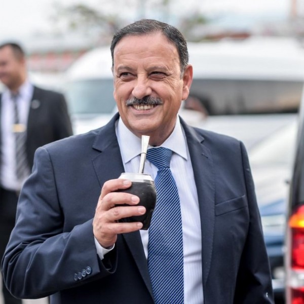 Quintela cargó contra Milei: "La plata de Argentina no es propiedad de él"