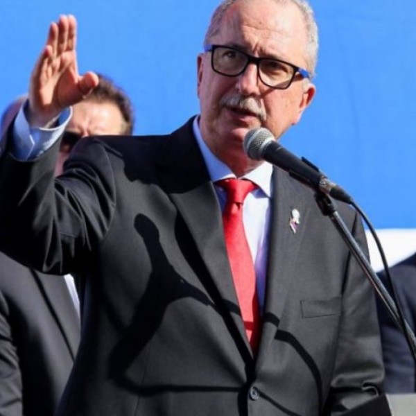 Misiones postergó el pago del aguinaldo al gobernador y a sus funcionarios por la crisis financiera