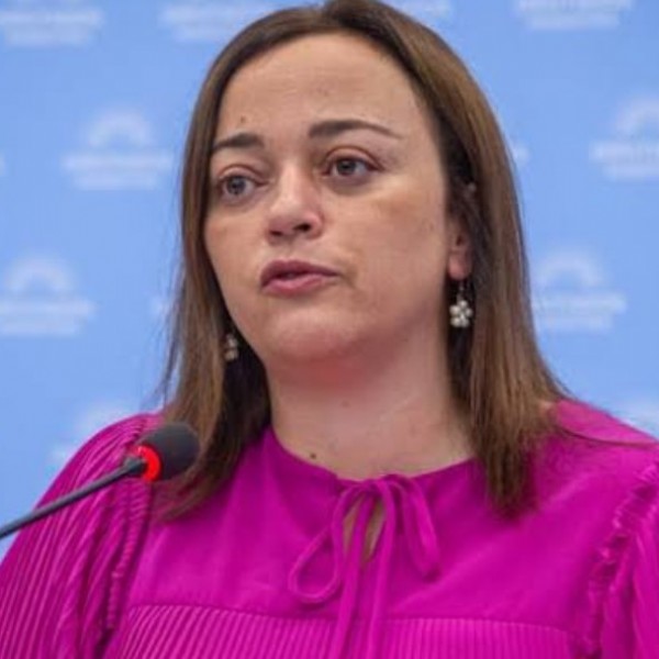 Cecilia Moreau acusó a Milei de usar Malvinas como "bomba de humo" para tapar la crisis económica