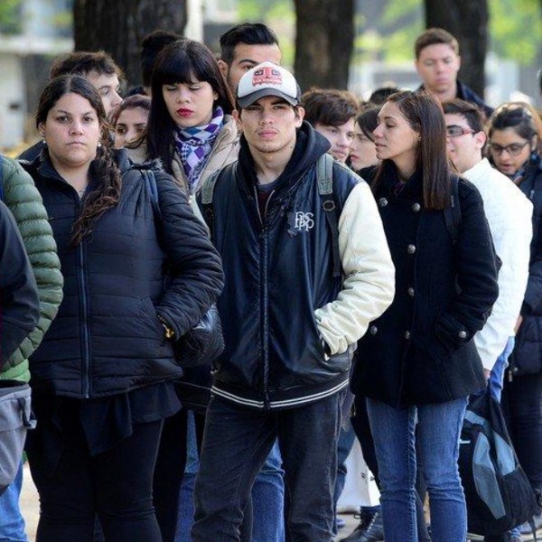 Un estudio advierte que el "desempleo blue" en Argentina podría llegar al 13,8 por ciento, más del doble del dato del INDEC