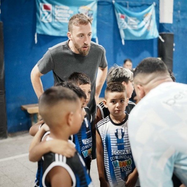 Otermín lanzó la Copa Comunidad Edición Verano con 32 clubes de barrio en Lomas de Zamora