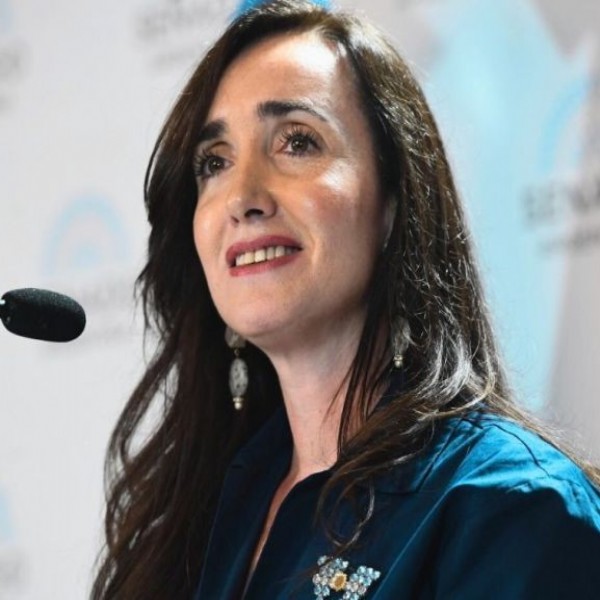 Victoria Villarruel volvió a apuntar contra el entorno de Javier Milei con una chicana por el caso Adorni