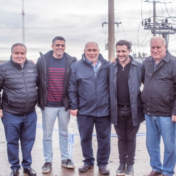 Axel Kicillof visitó Salto y anunció obras eléctricas, ampliación del Centro Universitario y la entrega de 281 escrituras