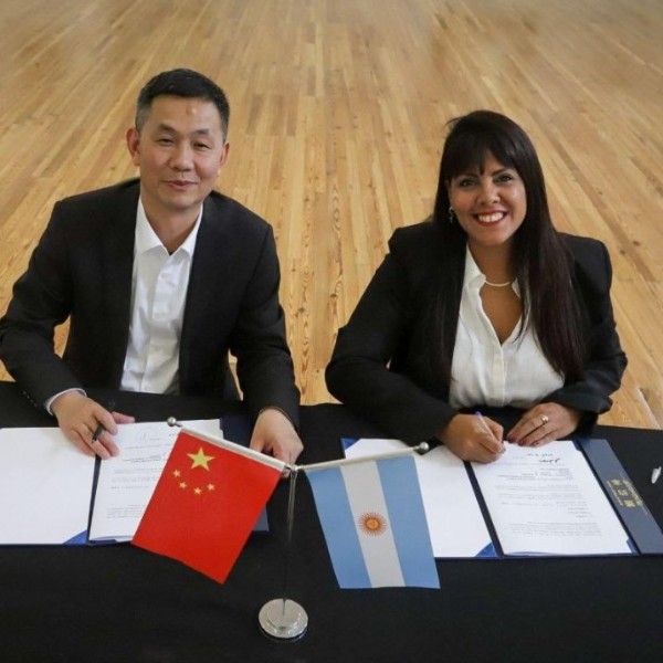 Eva Mieri firmó acuerdos con una delegación de Mianyang para impulsar cooperación económica y cultural