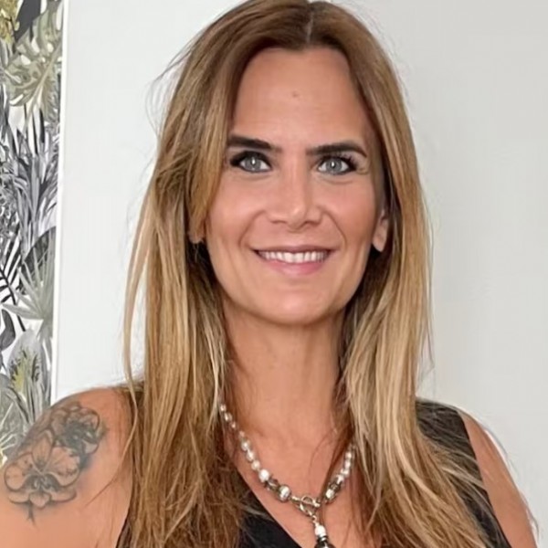 Amalia Granata mostró las marcas de una punción mamaria en Diputados tras ser cuestionada por faltar a una sesión