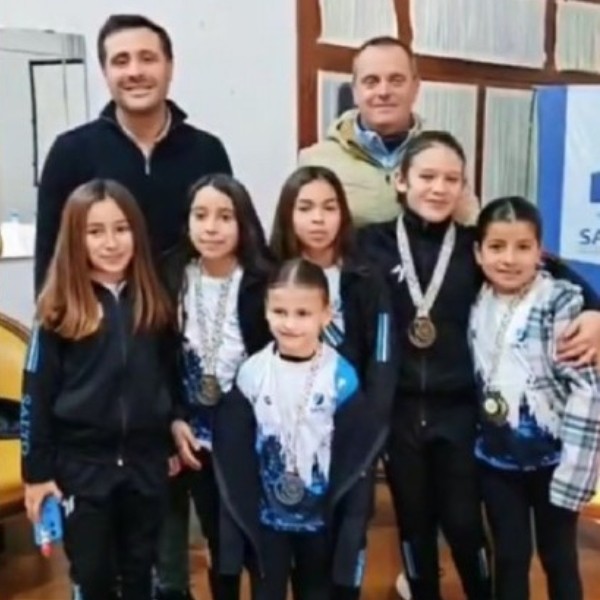La Municipalidad de Salto recibió a las jóvenes campeonas de patín artístico