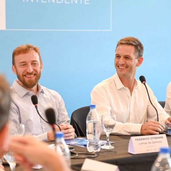 Mantegazza reunió en San Vicente a jefes comunales bonaerenses y santafesinos