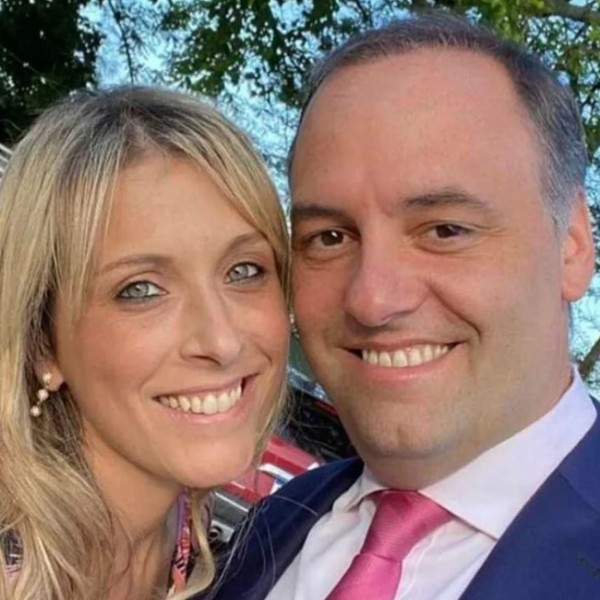 La esposa de Manuel Adorni facturó millones a una firma clave de la petrolera