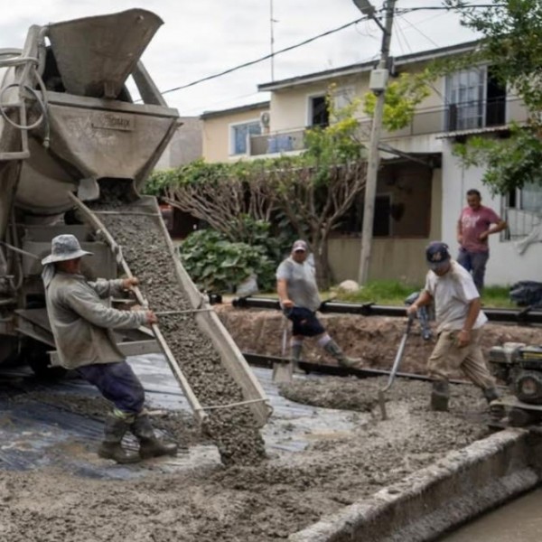 Quilmes avanza con la pavimentación de 38 cuadras en Kolynos y La Primavera