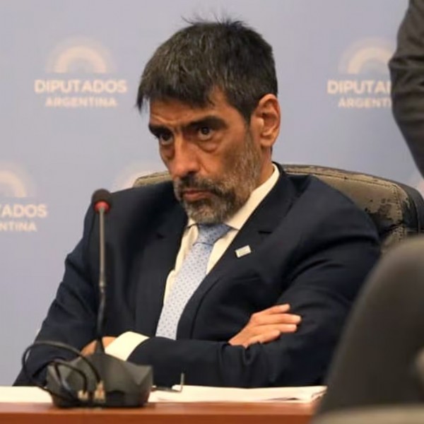 Rodolfo Tailhade dijo que la esposa de Manuel Adorni usa autos oficiales para salir y el Gobierno anunció una denuncia