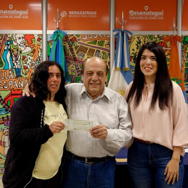 Mussi encabezó la entrega de subsidios para 40 familias de Berazategui que mejorarán sus viviendas